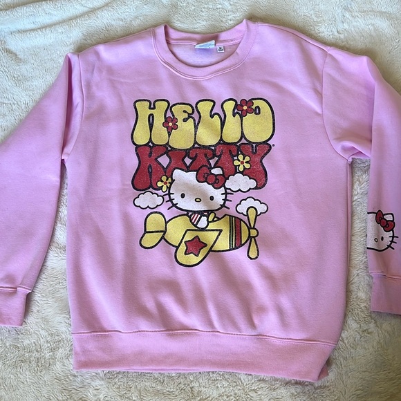 Hello Kitty Crewneck - Picture 1 of 5
